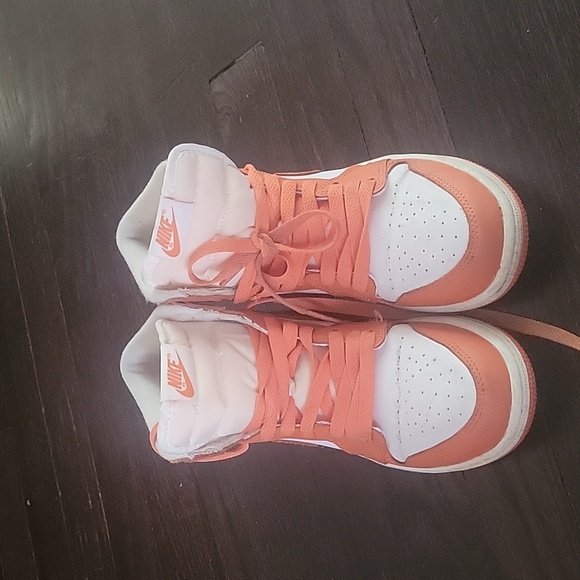 Jordan Retro 1 - Picture 2 of 7